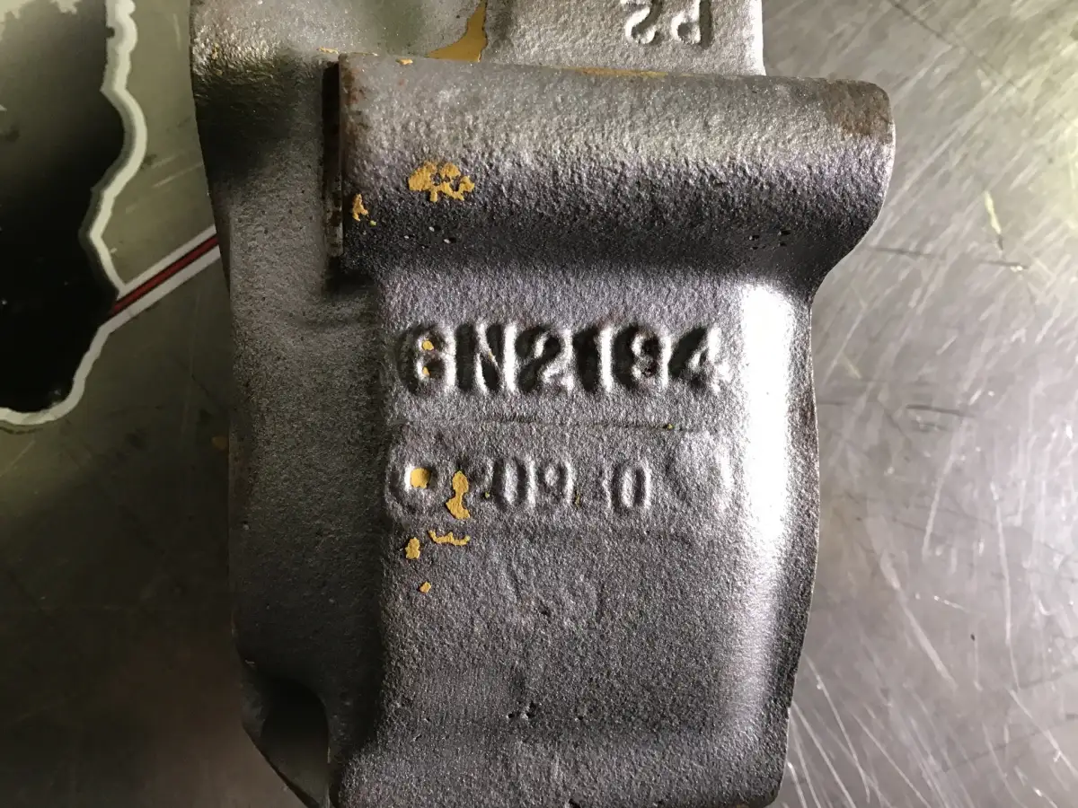 COUVERCLE DE THERMOSTAT CATERPILLAR 6N2194 D'OCCASION - Image 2
