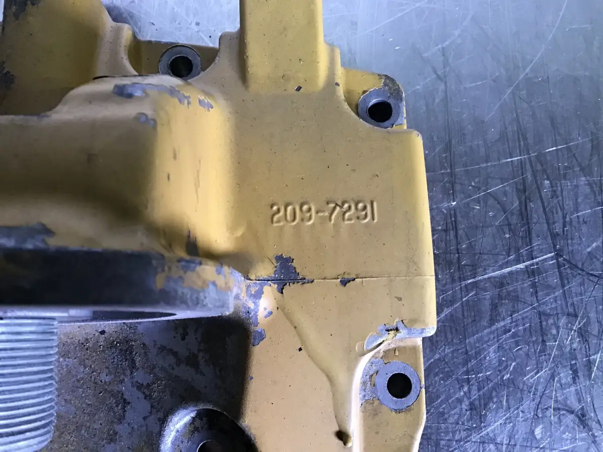 CATERPILLAR OIL FILTER HOUSING 2097291 USED - Picture 2