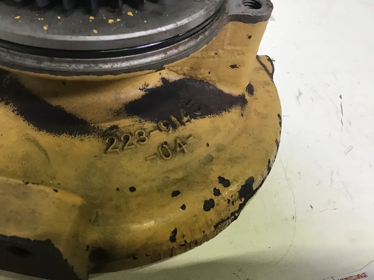 CATERPILLAR WATER PUMP HOUSING 2239145 USED - Picture 3