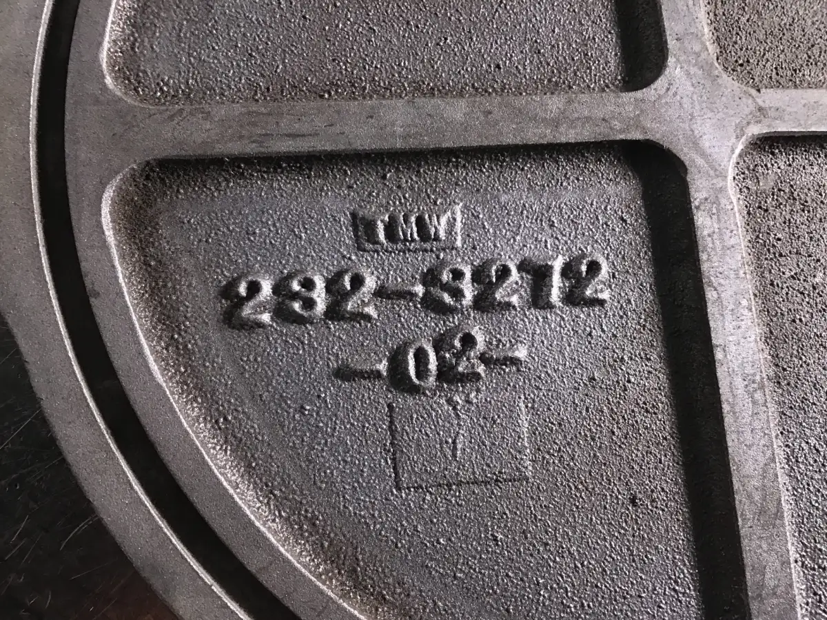 CATERPILLAR ENGINE COVER PLATE 2323272 USED - Picture 2