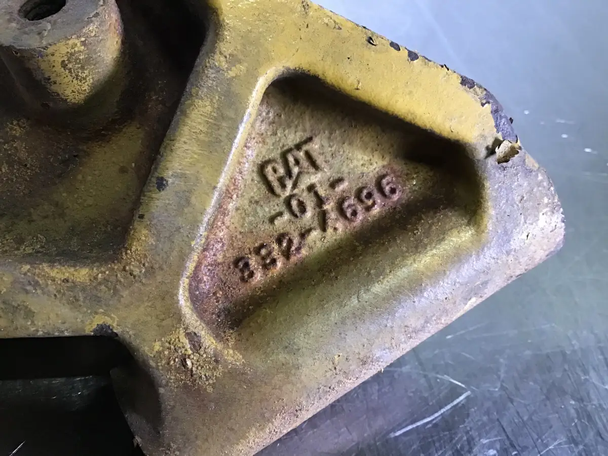 CATERPILLAR ALTERNATOR SUPPORT 3324696 USED - Picture 2