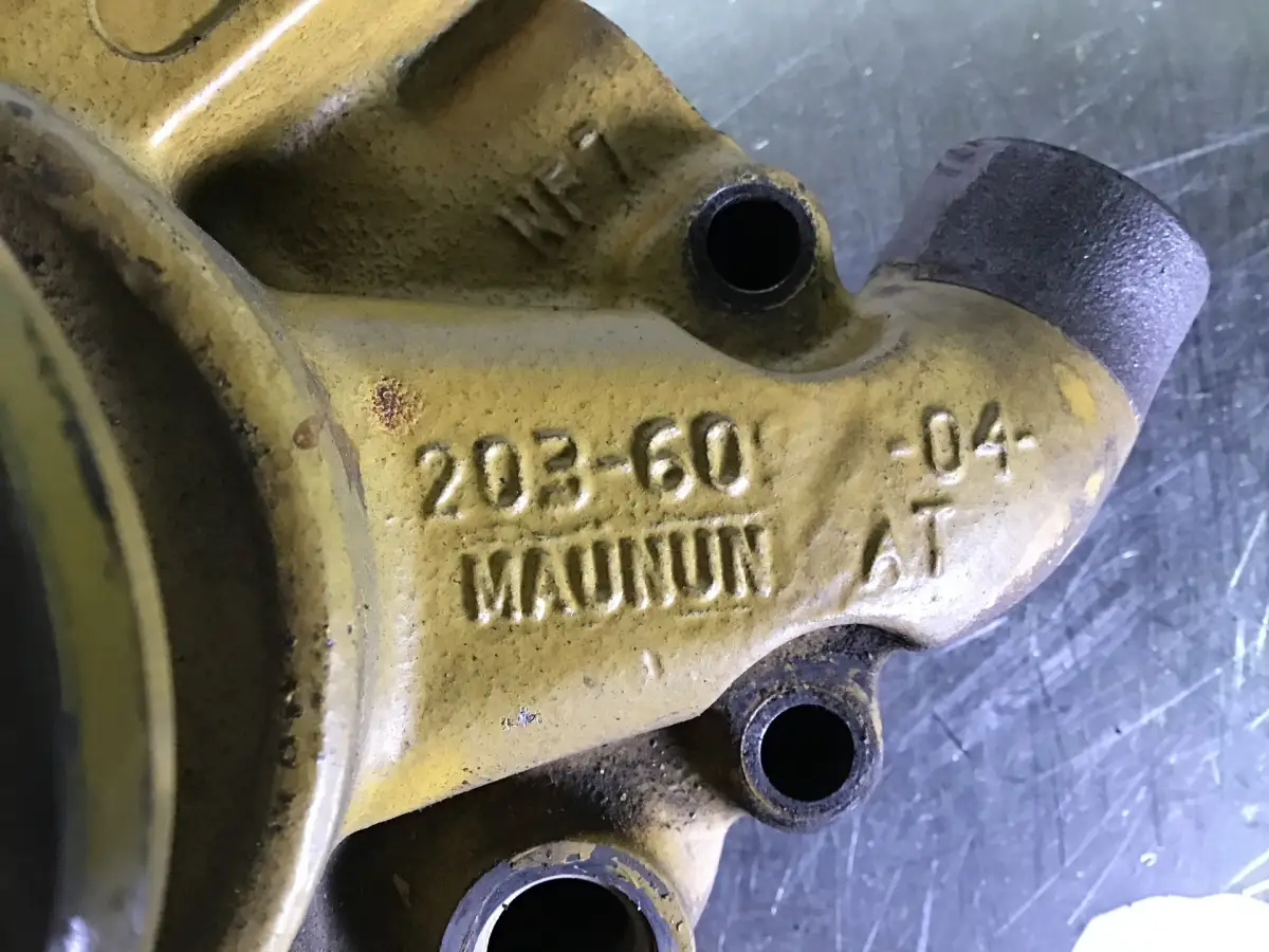 CATERPILLAR WATER PUMP HOUSING 2036093 USED - Picture 2