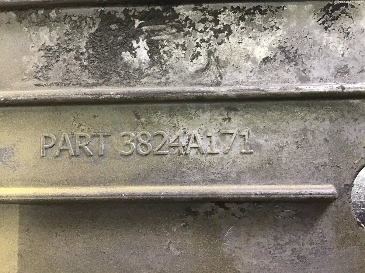 PERKINS SOPORTE DE MONTAJE ECU 3824A171 USADO - Imagen 2