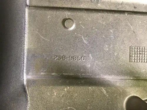 CATERPILLAR ROCKER COVER 2389850 USED - Thumb image 2