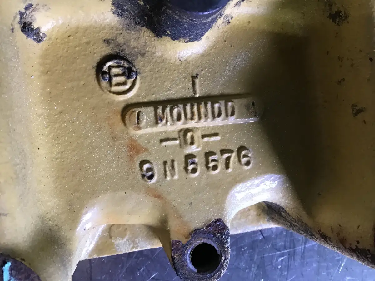 CATERPILLAR DISTRIBUTION COVER 9N5576 USED - Picture 2