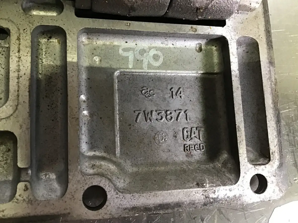 CATERPILLAR VALVE COVER 7W3871 USED - Picture 2