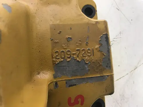 CATERPILLAR КОРПУС МАСЛЯНОГО ФИЛЬТРА 2097291 Б/У - Миниатюра 2
