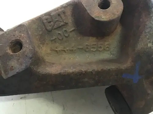SOPORTE DE ALTERNADOR CATERPILLAR 4446557 USADO - Imagen miniatura 2