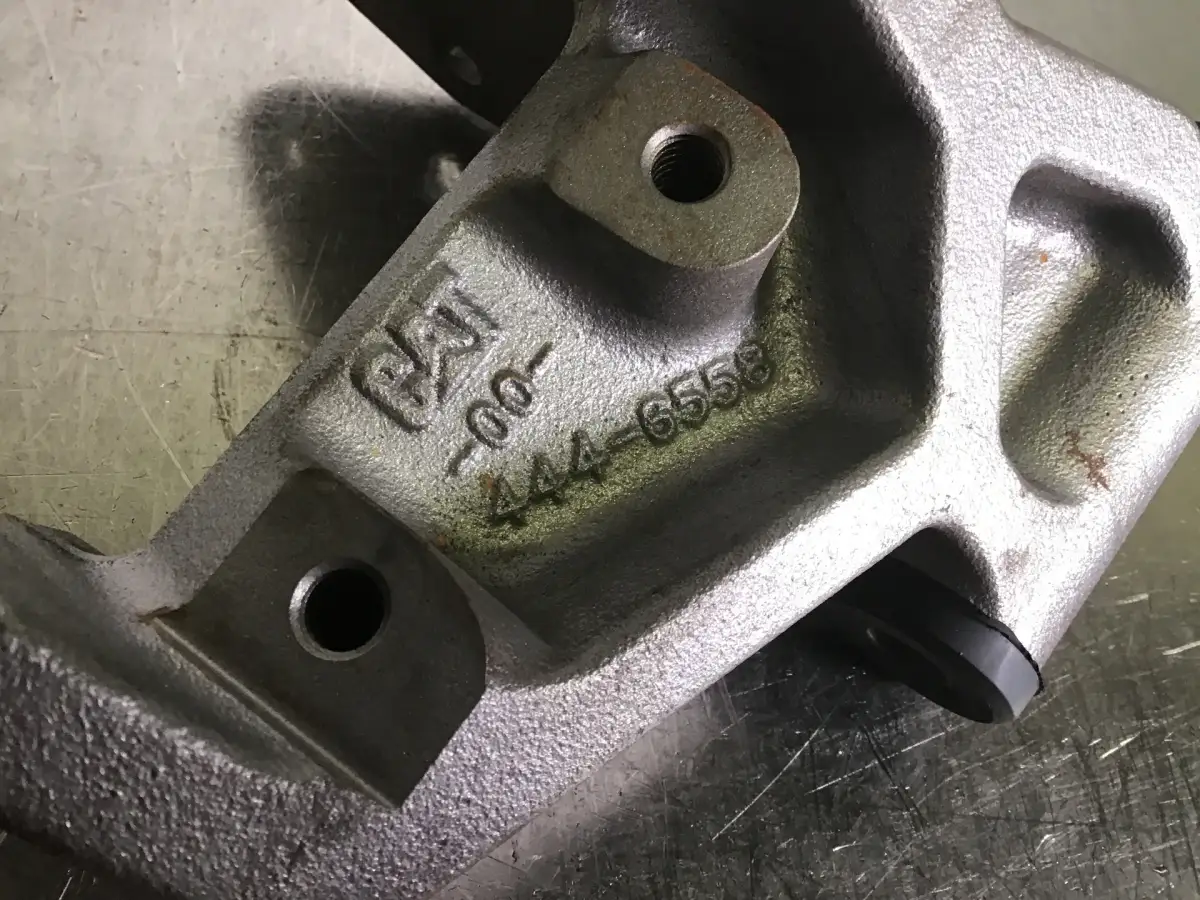 CATERPILLAR ALTERNATOR BRACKET 4446557 USED - Picture 2