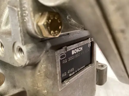 BOMBA DE COMBUSTIBLE USADA BOSCH 0402646979 - Imagen miniatura 2