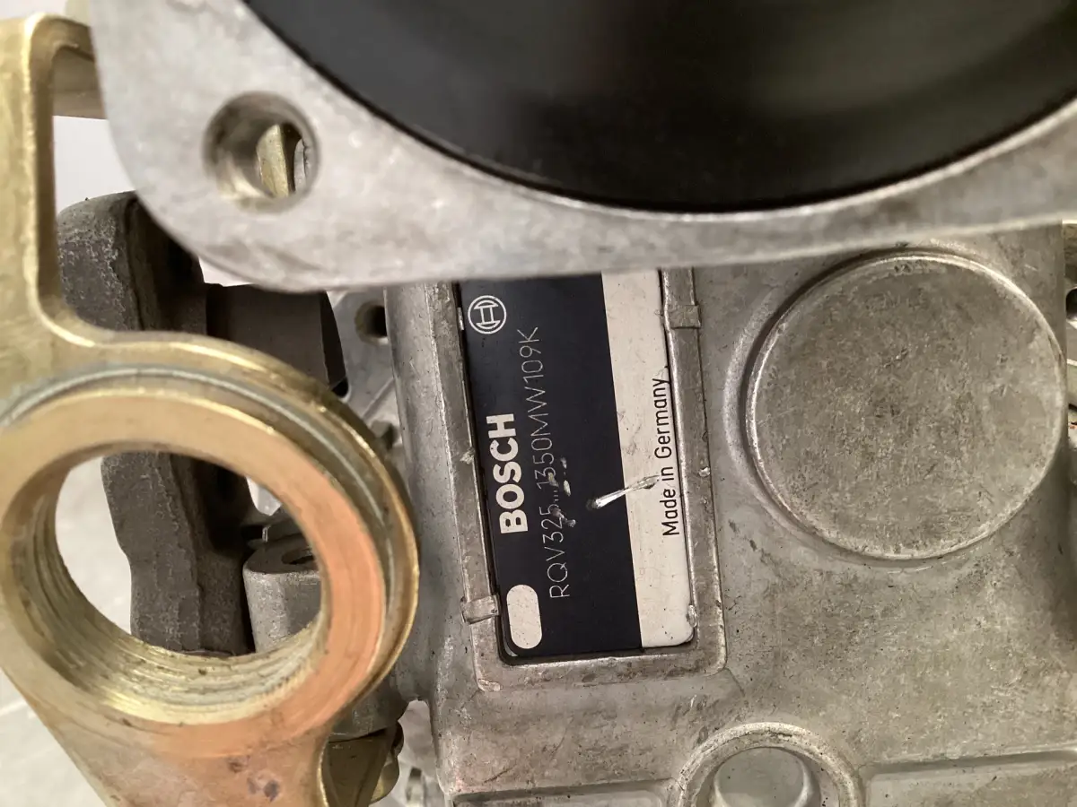 BOMBAS DE COMBUSTIBLE BOSCH 0403446249 USADA - Imagen 2