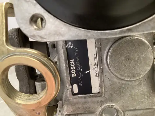 BOSCH FUEL PUMP 0403446249 USED - Thumb image 2