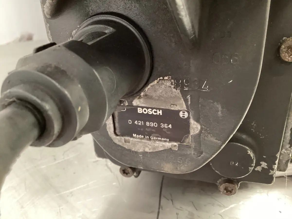 BOSCH FUEL PUMP USED - GOVERNOR NR: 0 421 890 364 - Picture 2
