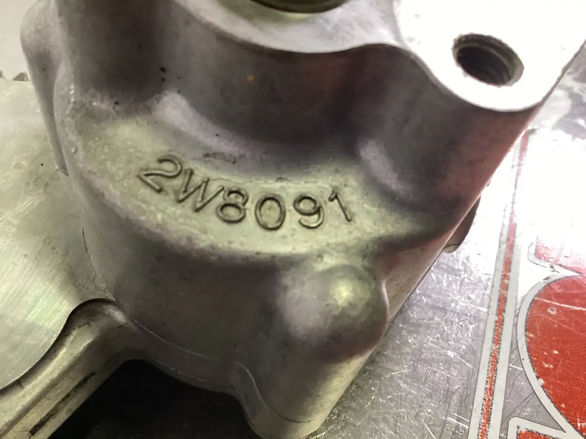CATERPILLAR OIL PUMP WITH GEAR 2W8091 USED - Picture 3