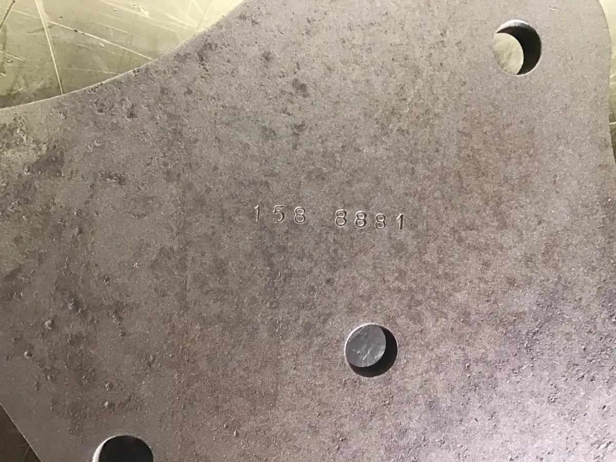 CATERPILLAR DISTRIBUTION PLATE 1588881 USED - Picture 2