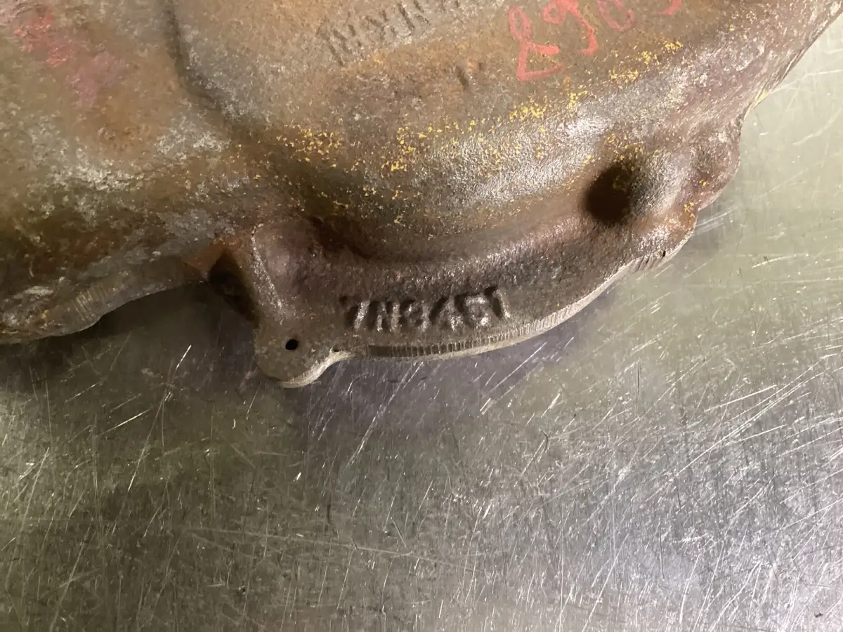 CATERPILLAR OIL FILTER HOUSING 7N3451 USED - Picture 2