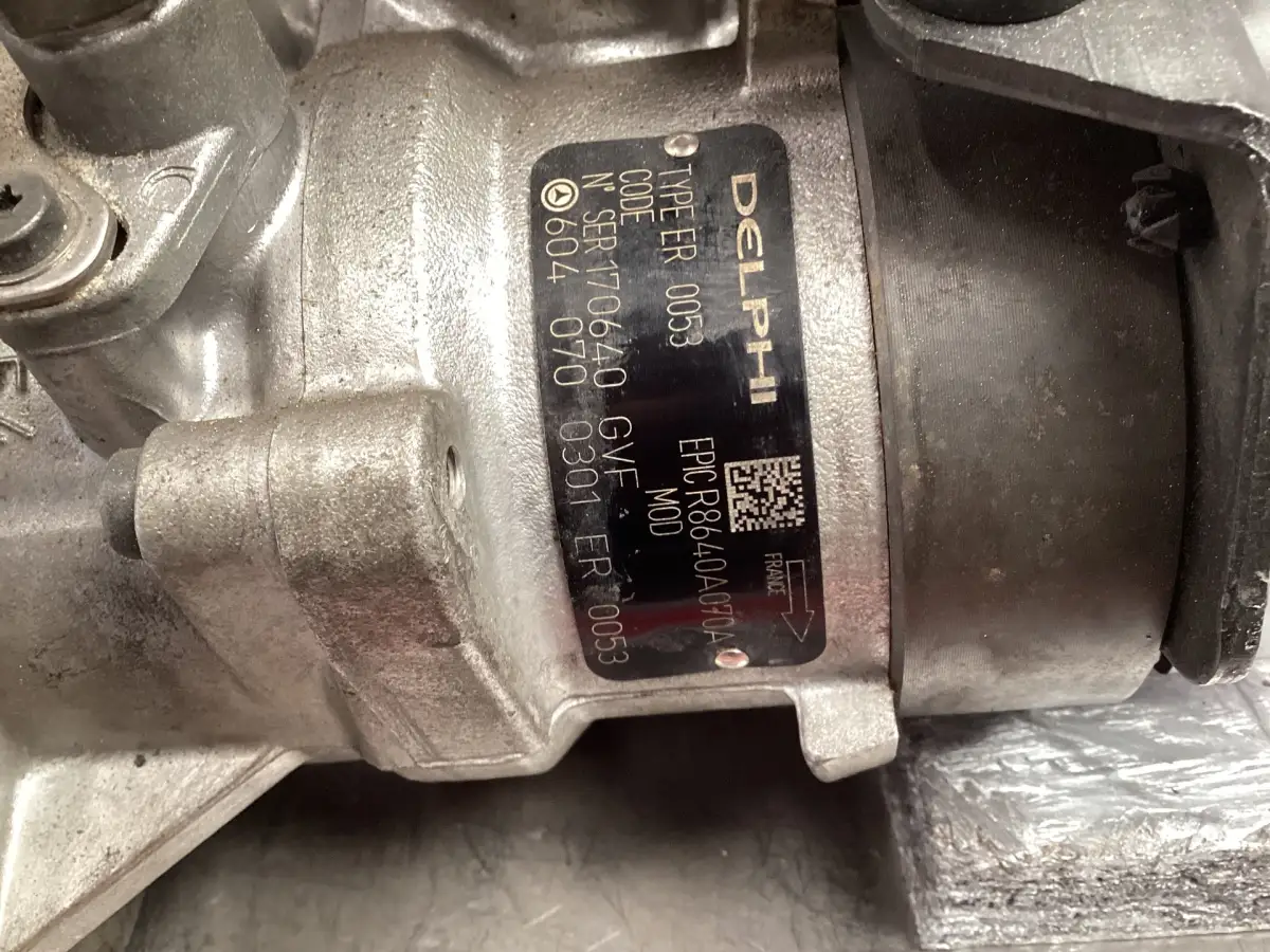 BOMBA DE GASOLINA MERCEDES A6040700301 USADA - Imagen 2