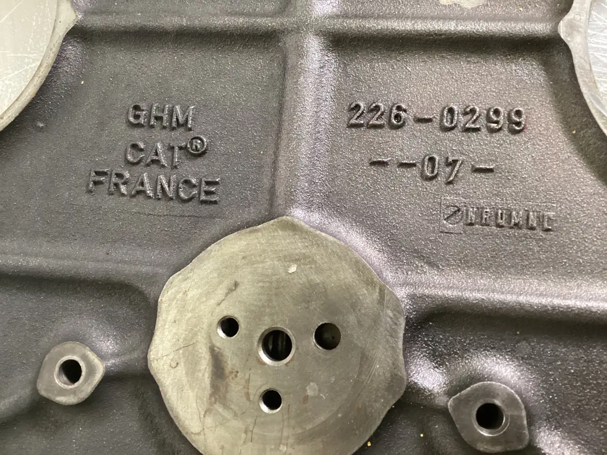 CATERPILLAR TIMING HOUSING 2323643 USED - Picture 2