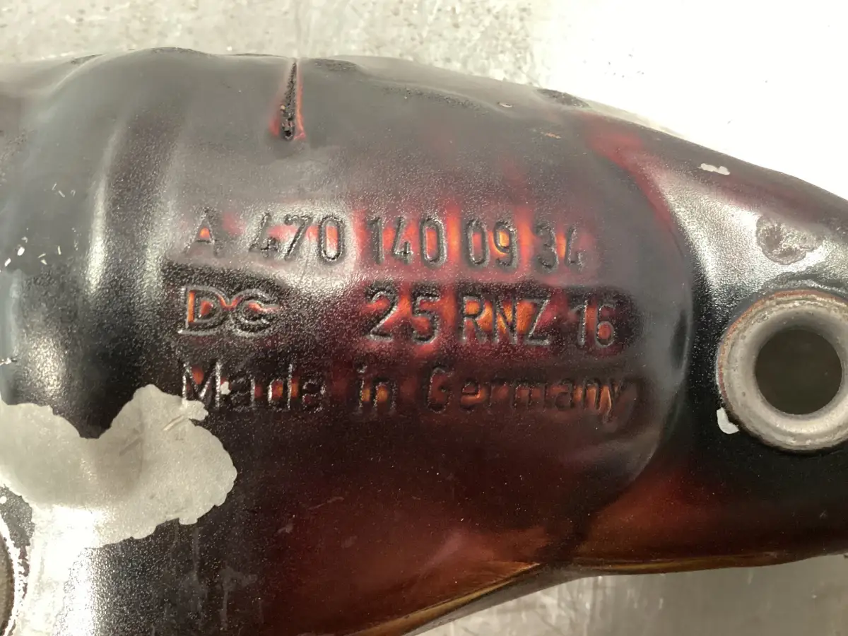 MERCEDES HITTESCHILD COLECTOR DE ESCAPE A4701400934 USADO - Imagen 3