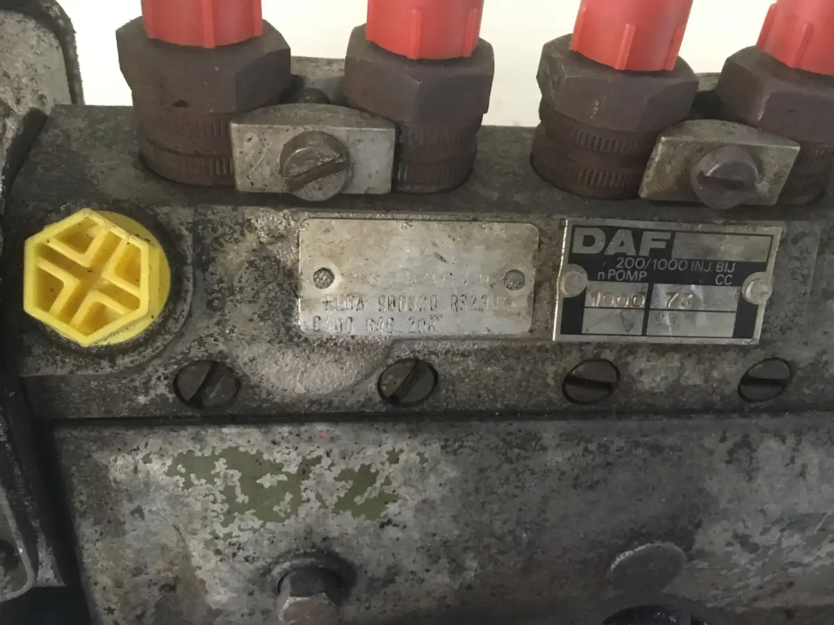 BOSCH FUEL PUMP 0400646208 USED - Picture 4