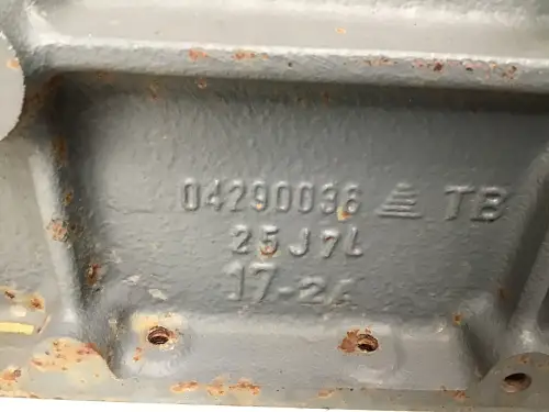 DEUTZ CRANKCASE 04294188 USED - Thumb image 2