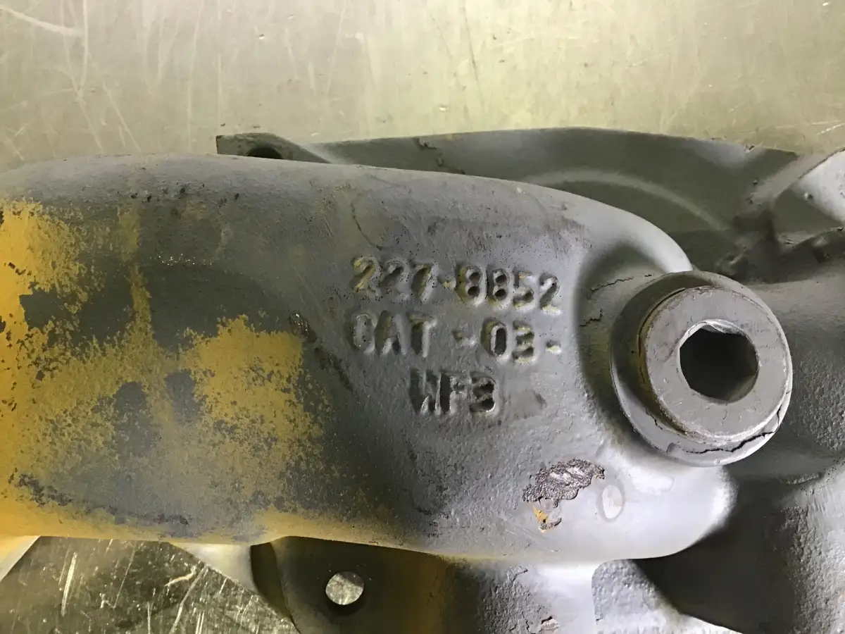 CATERPILLAR WATER PUMP CONNECTION 2278852 USED - Picture 2