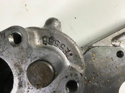 CATERPILLAR OIL PUMP WITH INTERMEDIATE GEAR 1154123 USED - Thumb image 3