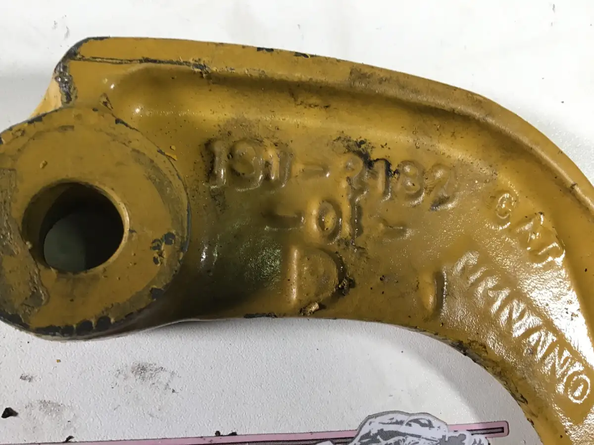 CATERPILLAR ALTERNATOR SUPPORT 1312182 USED - Picture 2