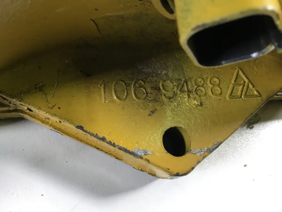 CATERPILLAR ZWISCHENTEIL VENTILDECKEL 1069488 GEBRAUCHT – Bild 2