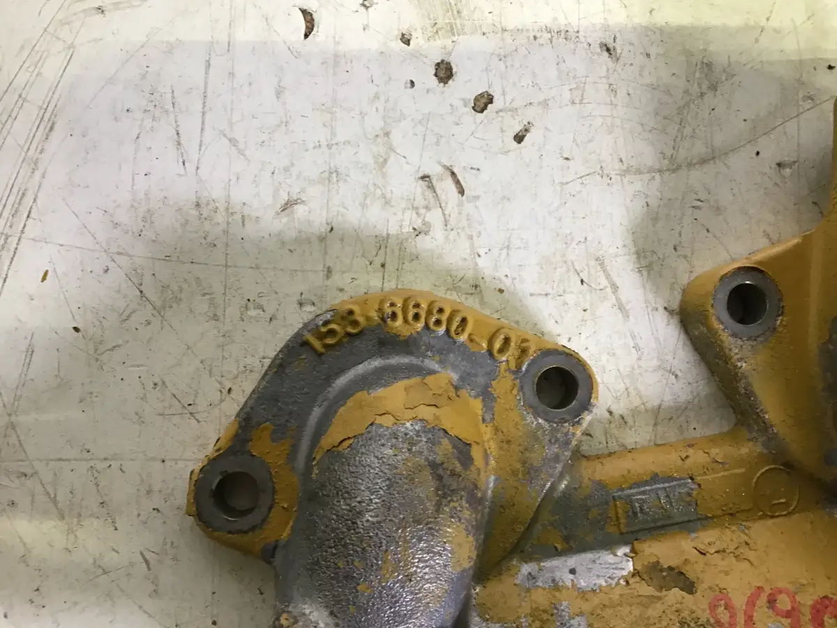 CATERPILLAR OIL FILTER HOUSING 1536680 USED - Picture 2