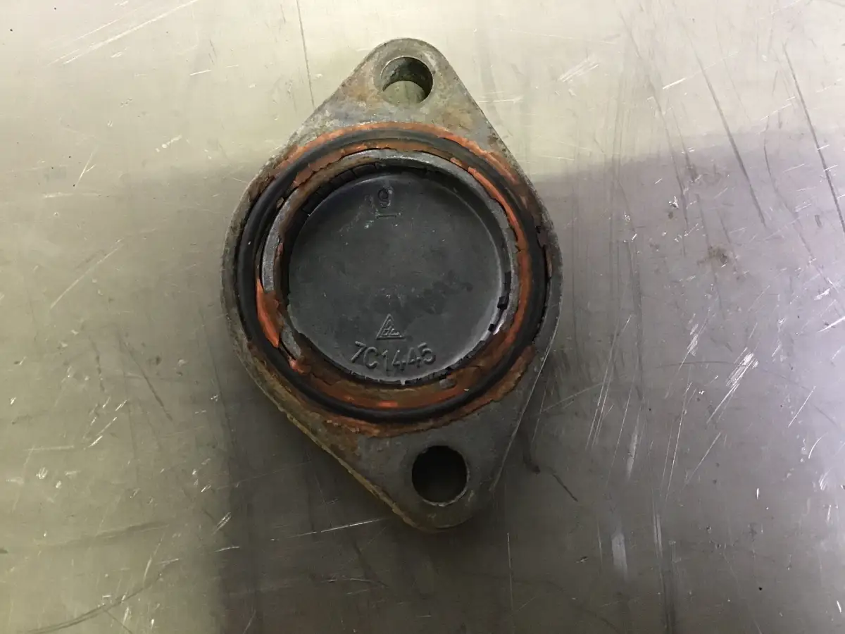 PLACA DE CUBIERTA CATERPILLAR 7C1445 USADA - Imagen 2