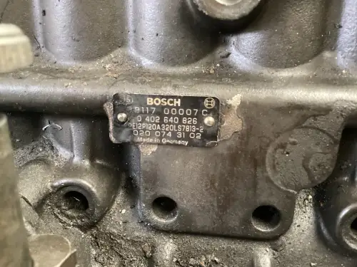 POMPE À CARBURANT BOSCH 0402640826 D'OCCASION - Miniature 2