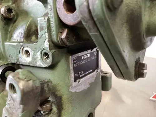 BOSCH FUEL PUMP 0402648817 USED - Thumb image 3