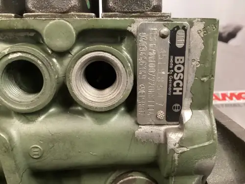 POMPE À CARBURANT BOSCH UTILISÉE 0403446149 - Miniature 4