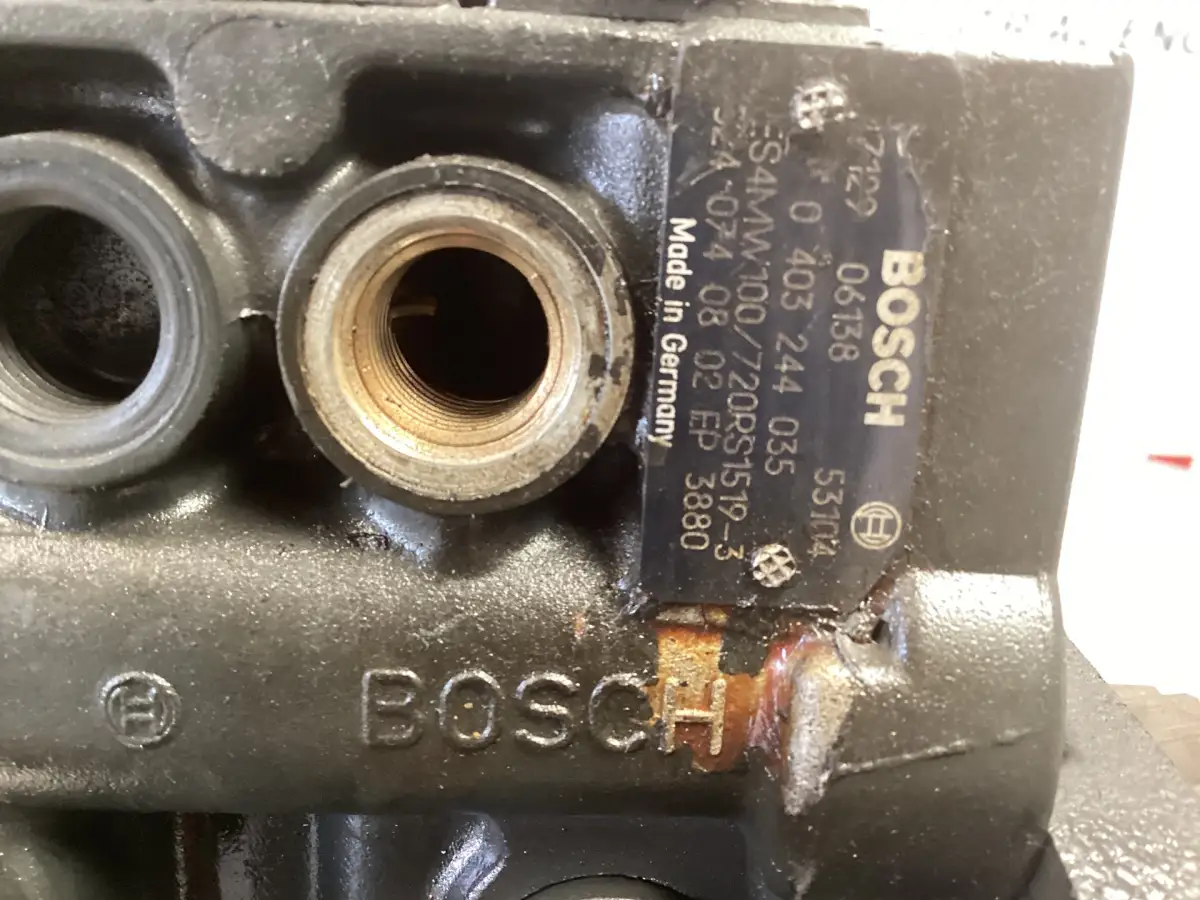 POMPE À CARBURANT BOSCH D'OCCASION 0403244035 - Image 3