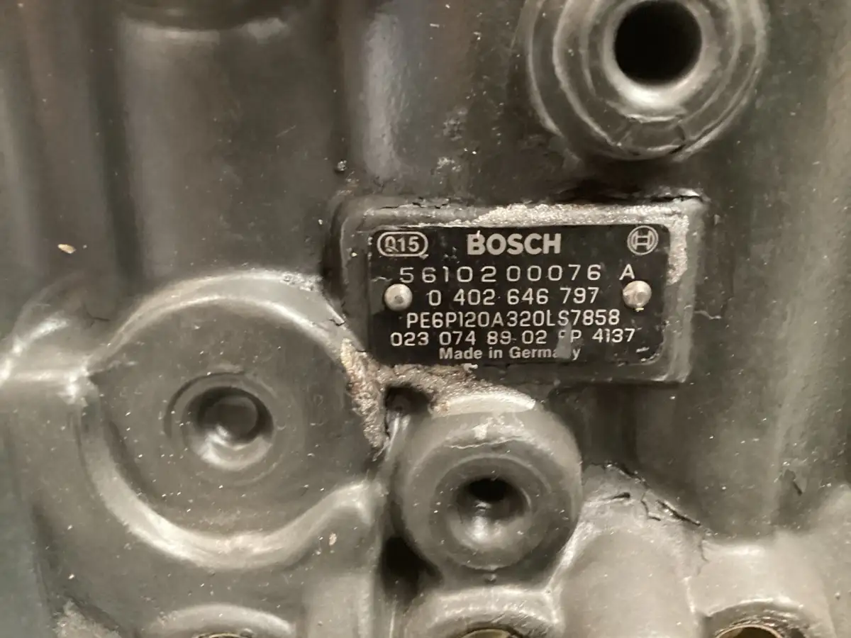 USED BOSCH FUEL PUMP 0402646797 - Picture 3
