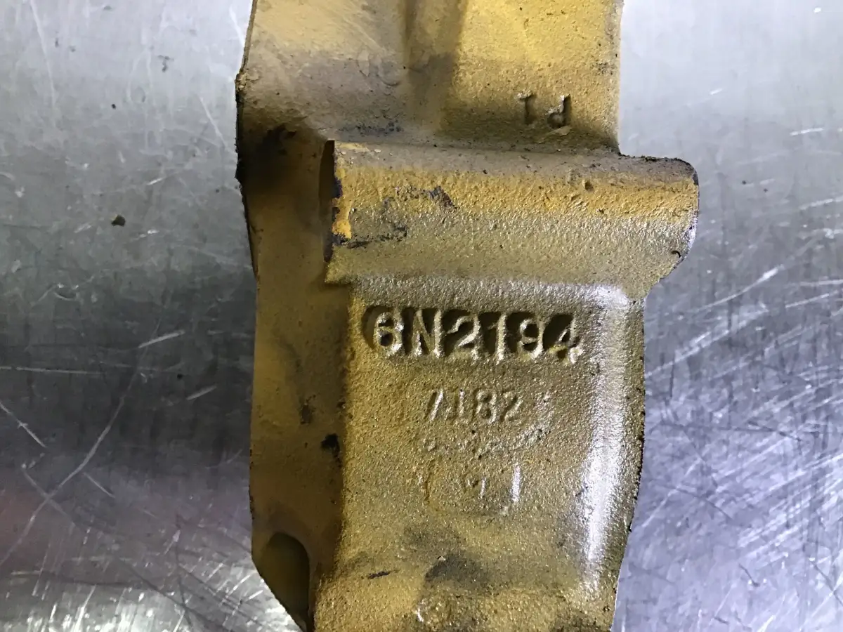 CATERPILLAR CUBIERTA DE TERMOSTATO 6N2194 USADA - Imagen 2