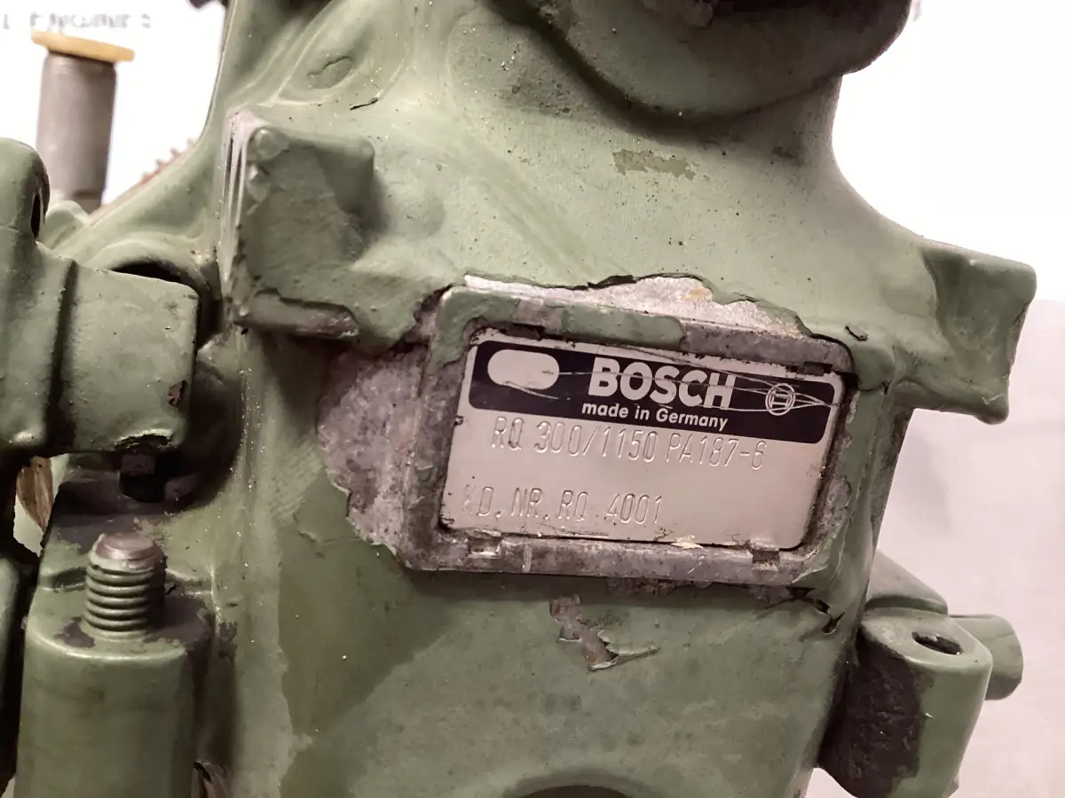 USED BOSCH FUEL PUMP 0401846749 - Picture 3