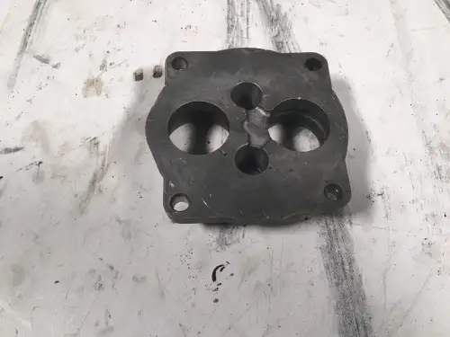 CATERPILLAR OIL PUMP COVER 2231612 USED