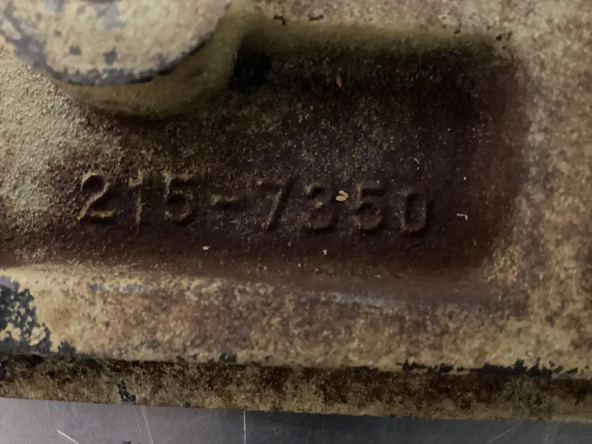 CATERPILLAR SOPORTE DE FILTRO DE COMBUSTIBLE 2157350 USADO - Imagen 2