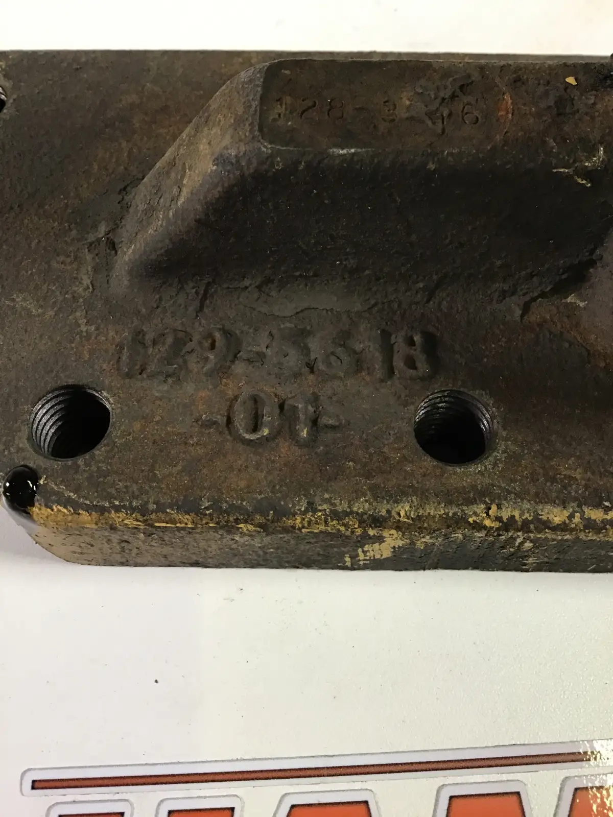 CATERPILLAR SUPPORT DE VENTILATEUR 1295618 D'OCCASION - Image 2