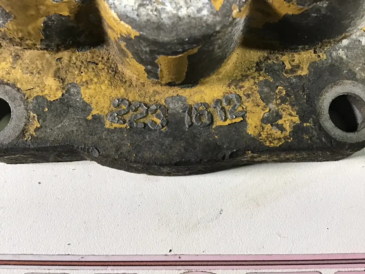 CATERPILLAR OIL PUMP COVER 2231612 USED - Picture 3