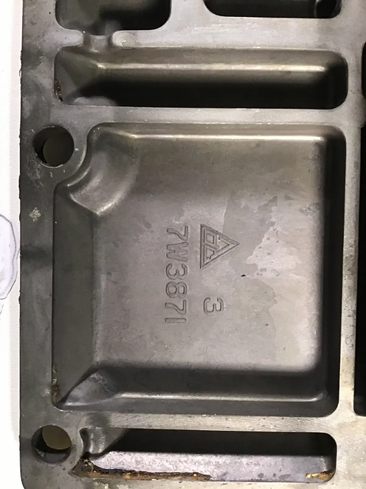 CATERPILLAR VALVE COVER 7W3871 USED - Picture 2