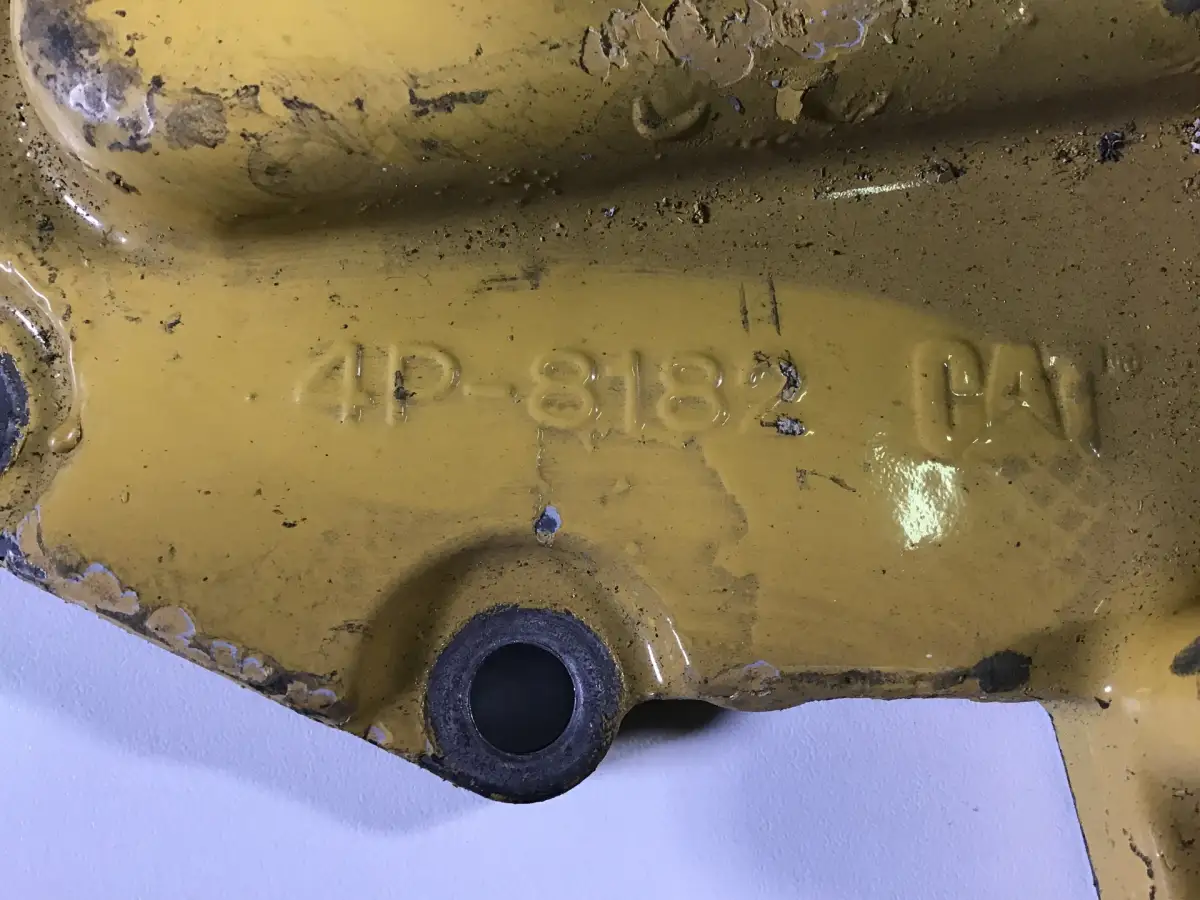 CATERPILLAR OIL FILTER HOUSING 4P8182 USED - Picture 2