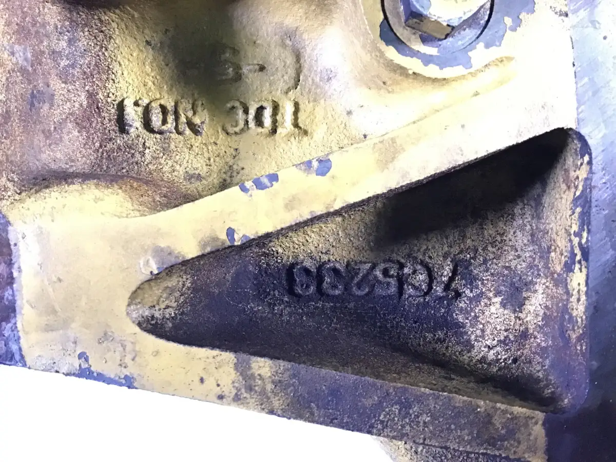 CATERPILLAR FLYWHEEL HOUSING 7C5233 USED - Picture 2