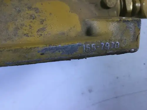 CATERPILLAR OIL COOLER COVER 1557970 USED - Thumb image 2