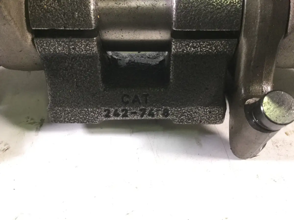 CATERPILLAR TILTING HOUSE 2427418 USED - Picture 2