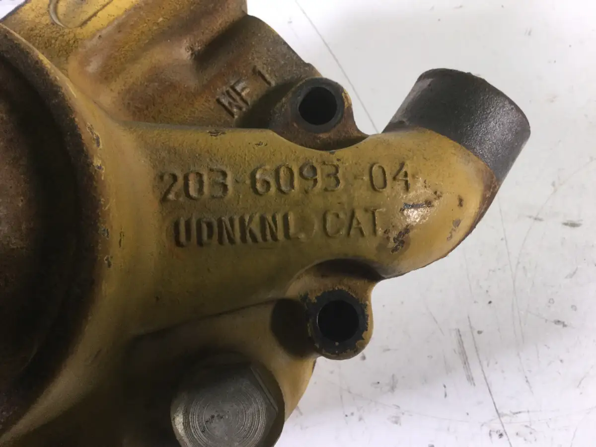 CATERPILLAR WATER PUMP HOUSING 2036093 USED - Picture 3