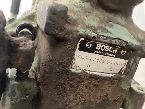 BOSCH FUEL PUMP 0401848038 USED - Thumb image 2