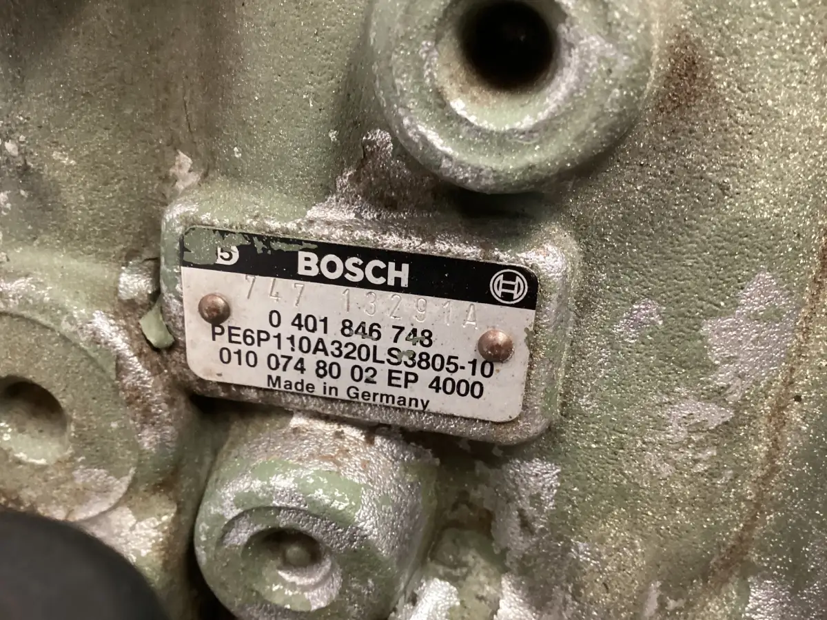 USED BOSCH FUEL PUMP 0401846748 - Picture 3